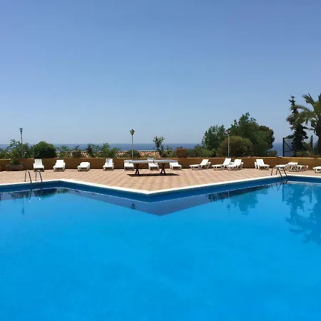 Les Terrasses De Cala Llevado