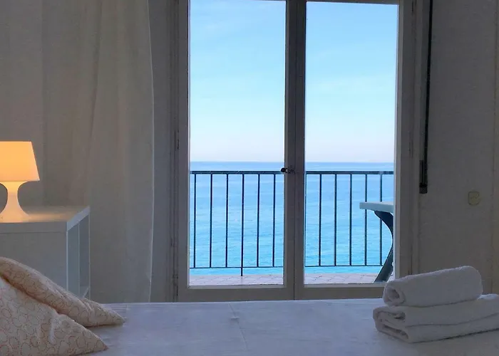 Les Terrasses De Cala Llevado